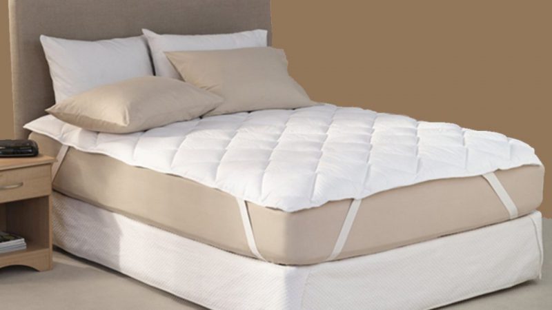 Topper nệm cao su là một trong những lựa chọn phổ biến nhờ độ đàn hồi cao, khả năng nâng đỡ tốt và độ bền vượt trội